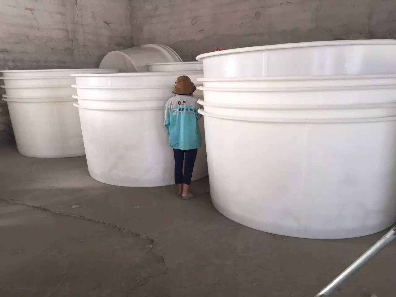 1·5吨塑料桶图样